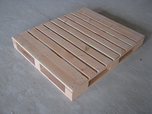 使用木制托盤的時(shí)候運(yùn)輸問題要注意哪些呢