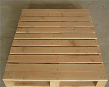 木制托盤在使用時(shí)需要注意哪些？這3三點(diǎn)不容忽視！